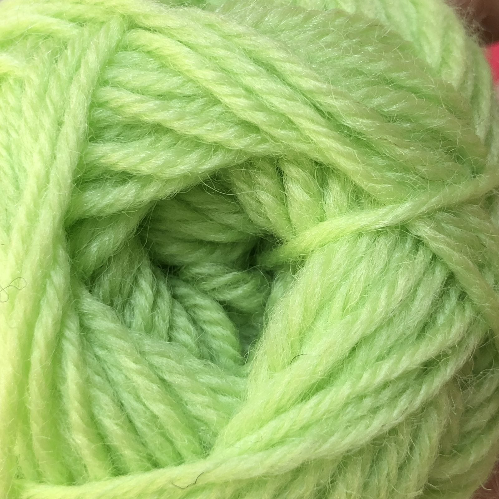 Countrywide Windsor 100% New Zealand wool yarn 8ply 8 ply double knit dk Lime Shade 65