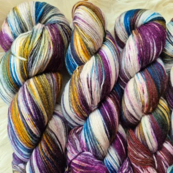 countrywide hand painted merino socks 4 ply | 100g 366 purples