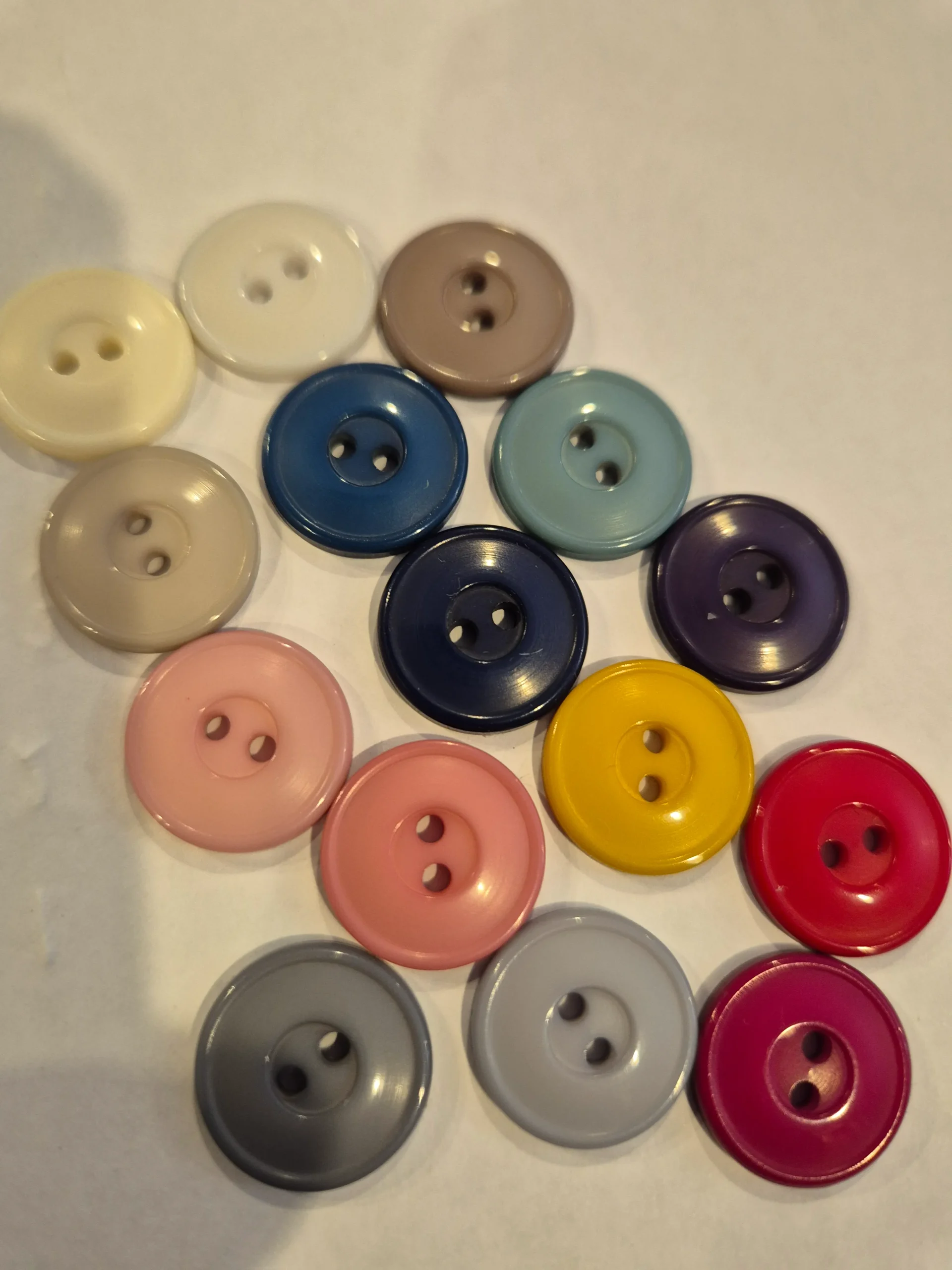 two hole buttons broadway colours bg109023